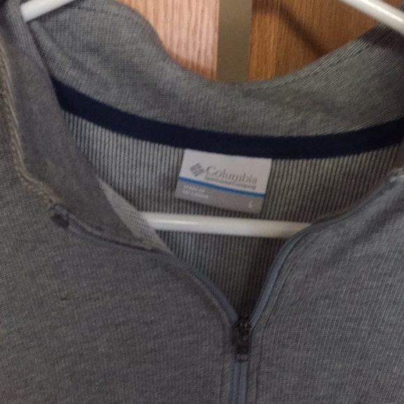 Columbia  quarter zip - Picture 2 of 2